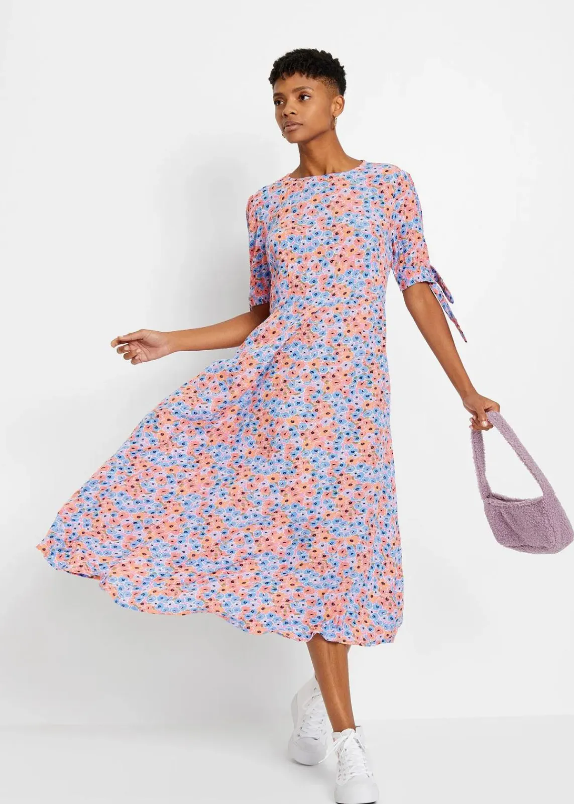 bonprix Nachhaltigere Materialien|Kleider^Midikleid aus reiner Viskose hellviolett/softorange geblümt