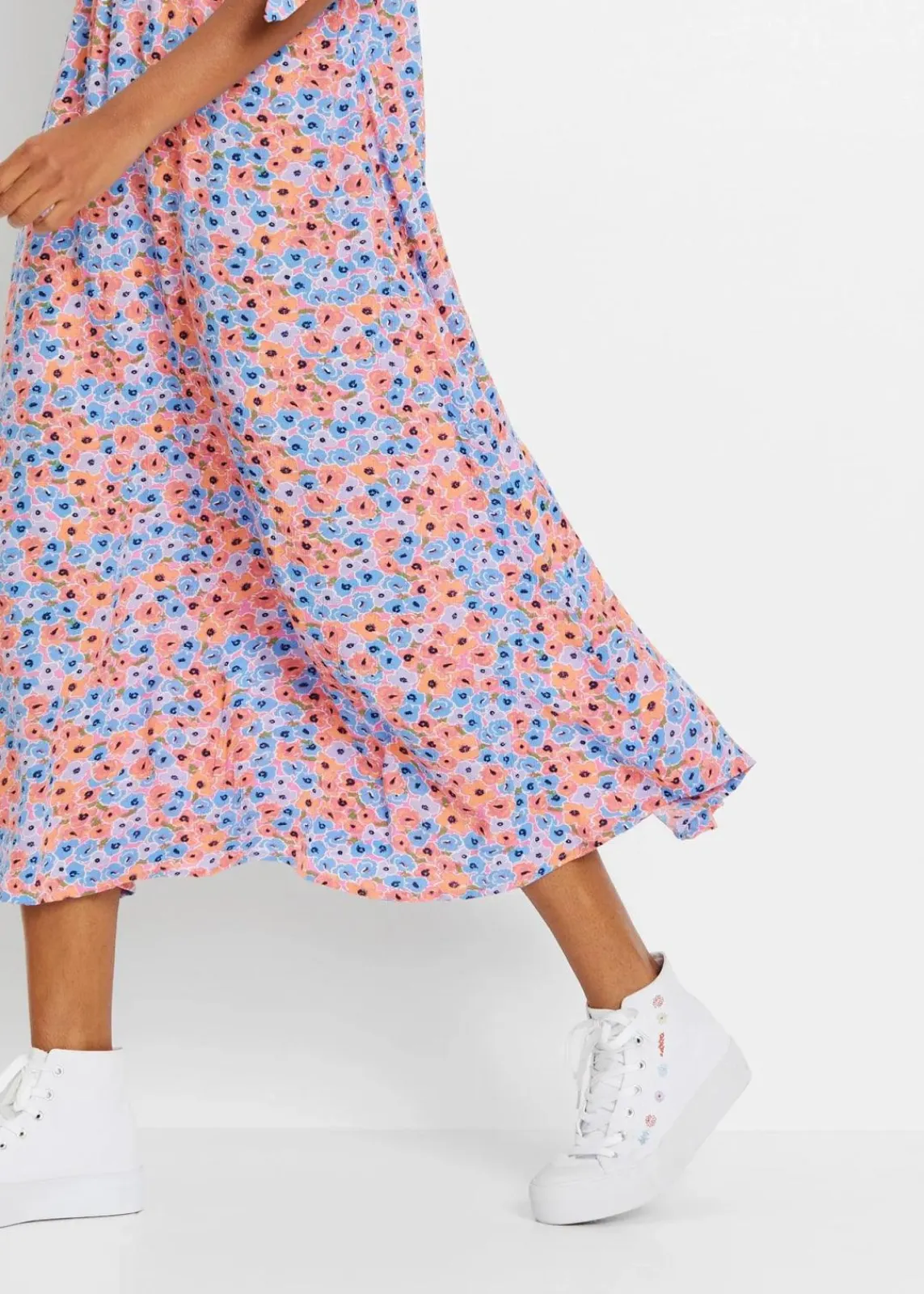 bonprix Nachhaltigere Materialien|Kleider^Midikleid aus reiner Viskose hellviolett/softorange geblümt