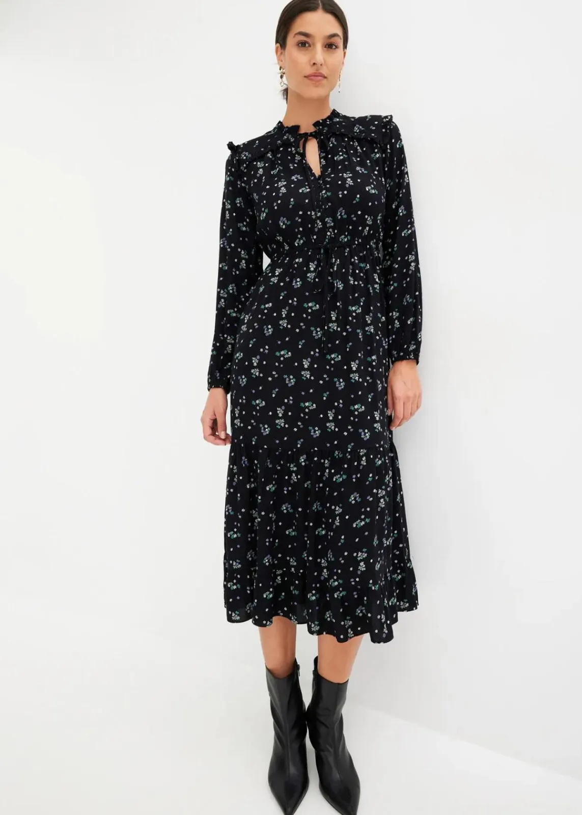 bonprix Nachhaltigere Materialien|Kleider^Midikleid aus reiner Viskose schwarz geblümt