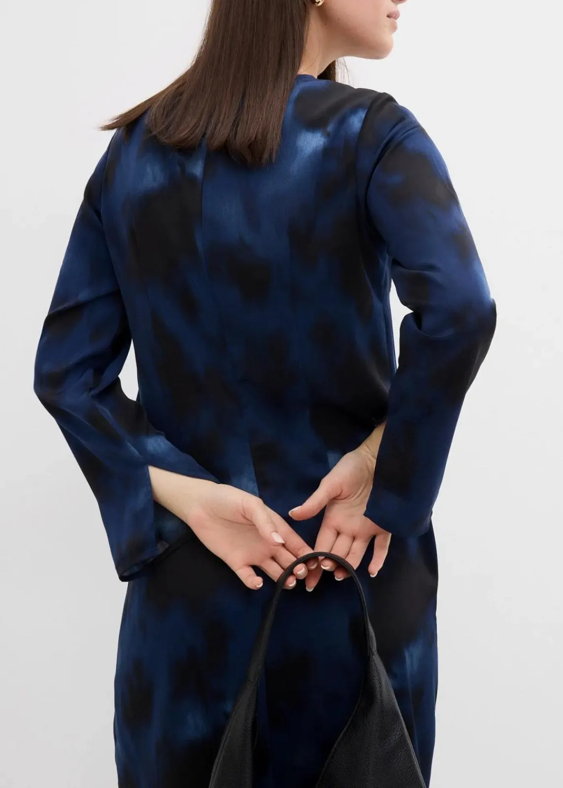 bonprix Kleider|Bekleidung·Pullover & Strickjacken^Midikleid aus Satin dunkelblau