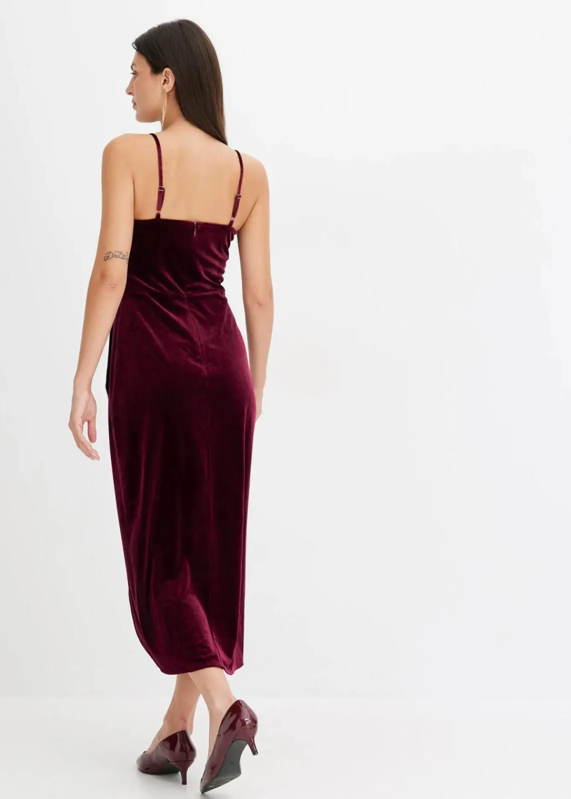 bonprix Kleider^Midikleid aus softem Samt mit Spaghetti-Trägern dunkelrot