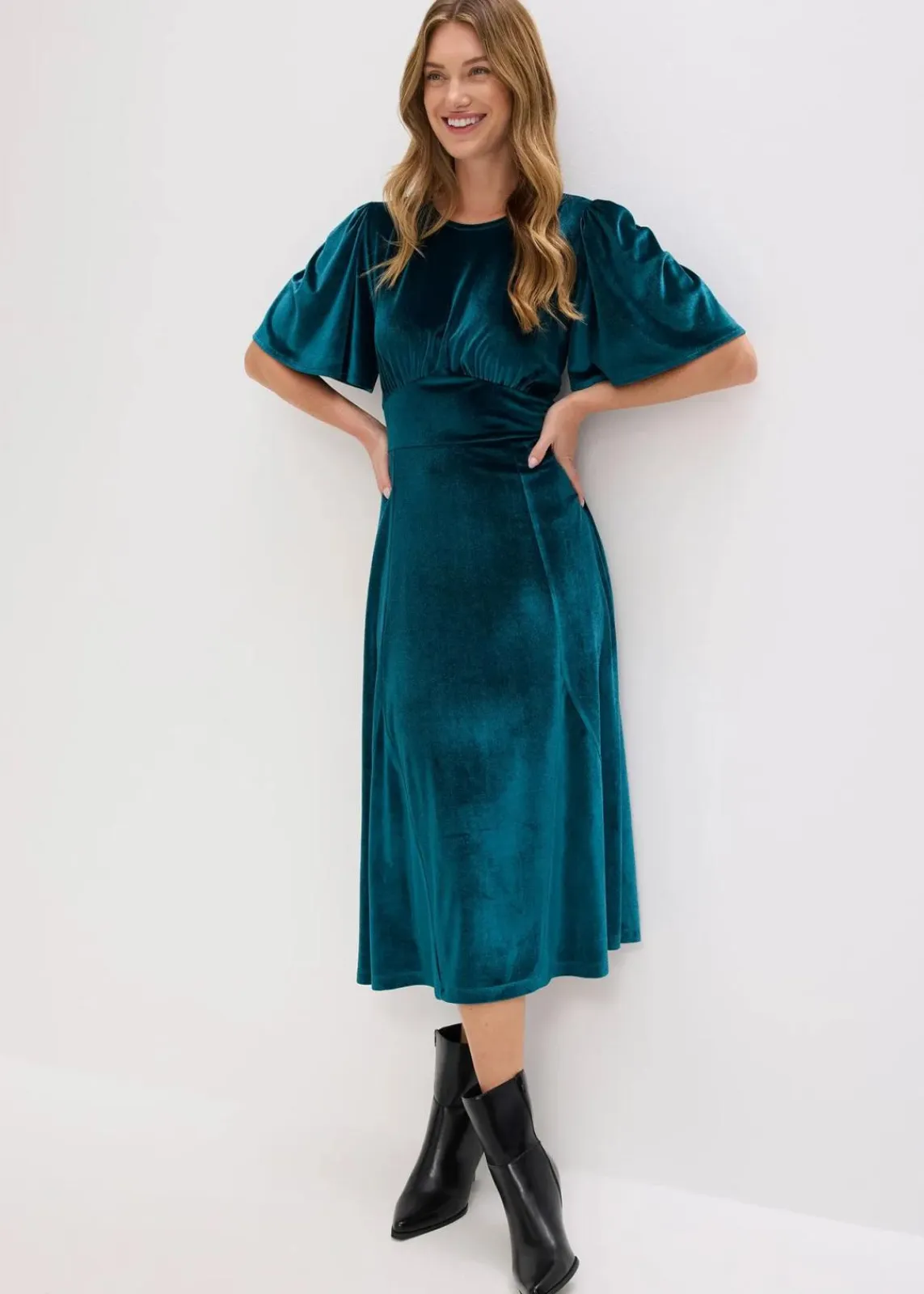 bonprix Kleider^Midikleid aus softem Samt dunkelpetrol