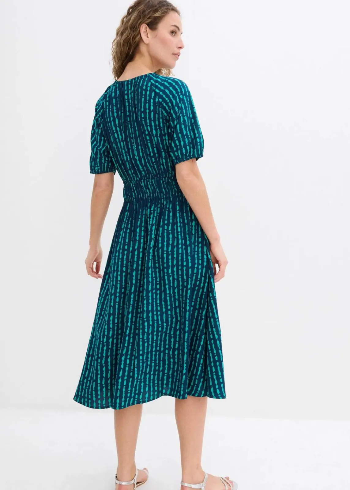 bonprix Bekleidung·Pullover & Strickjacken|Kleider^Midikleid aus softer Viskose dunkelblau/matttürkis bedruckt