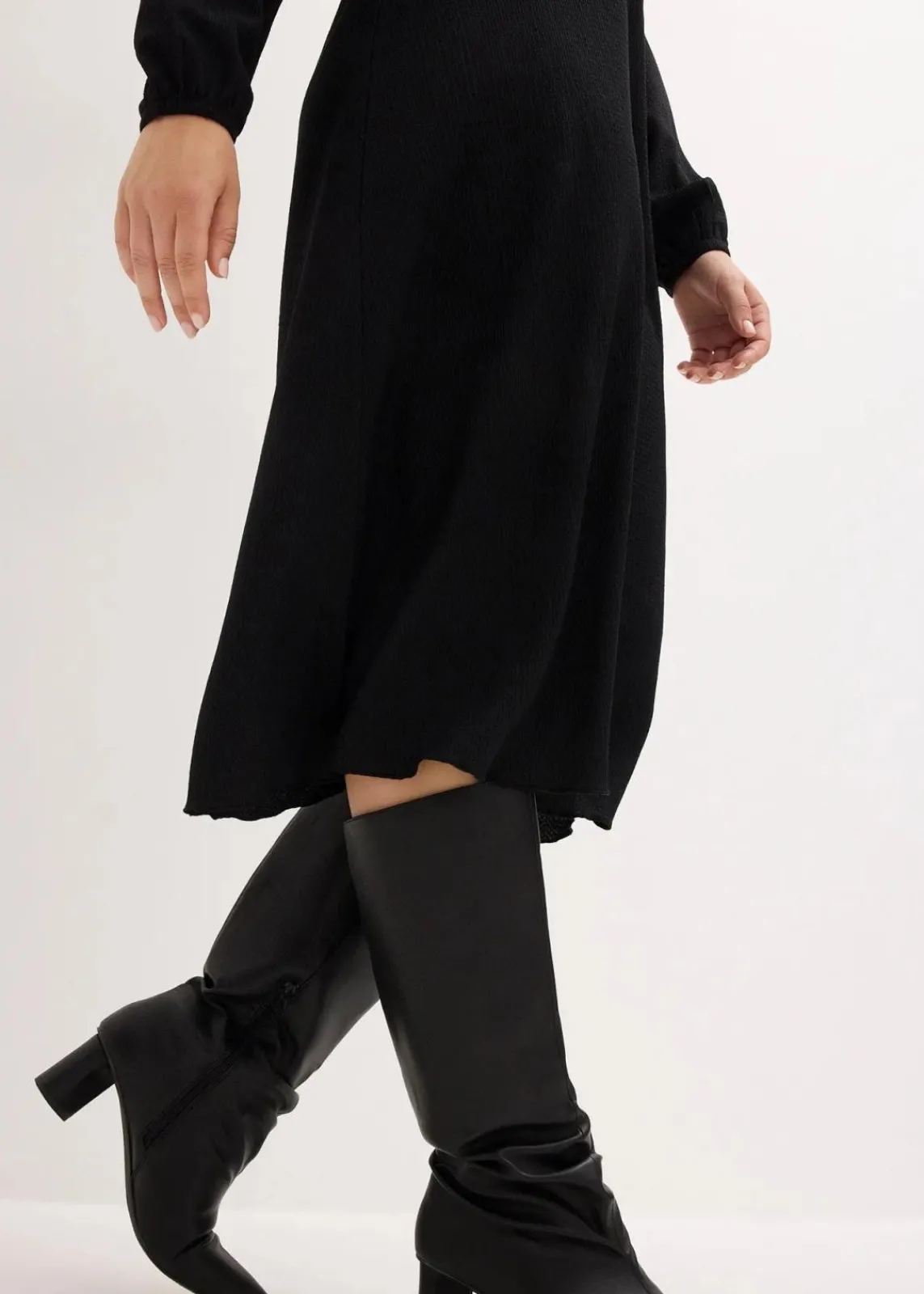 bonprix Bekleidung·Pullover & Strickjacken|Nachhaltigere Materialien^Midikleid aus strukturiertem Crêpe schwarz