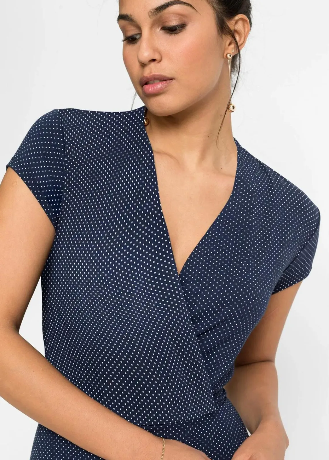 bonprix Bekleidung·Pullover & Strickjacken|Kleider^Midikleid aus Viksose-Mix dunkelblau/weiß gepunktet