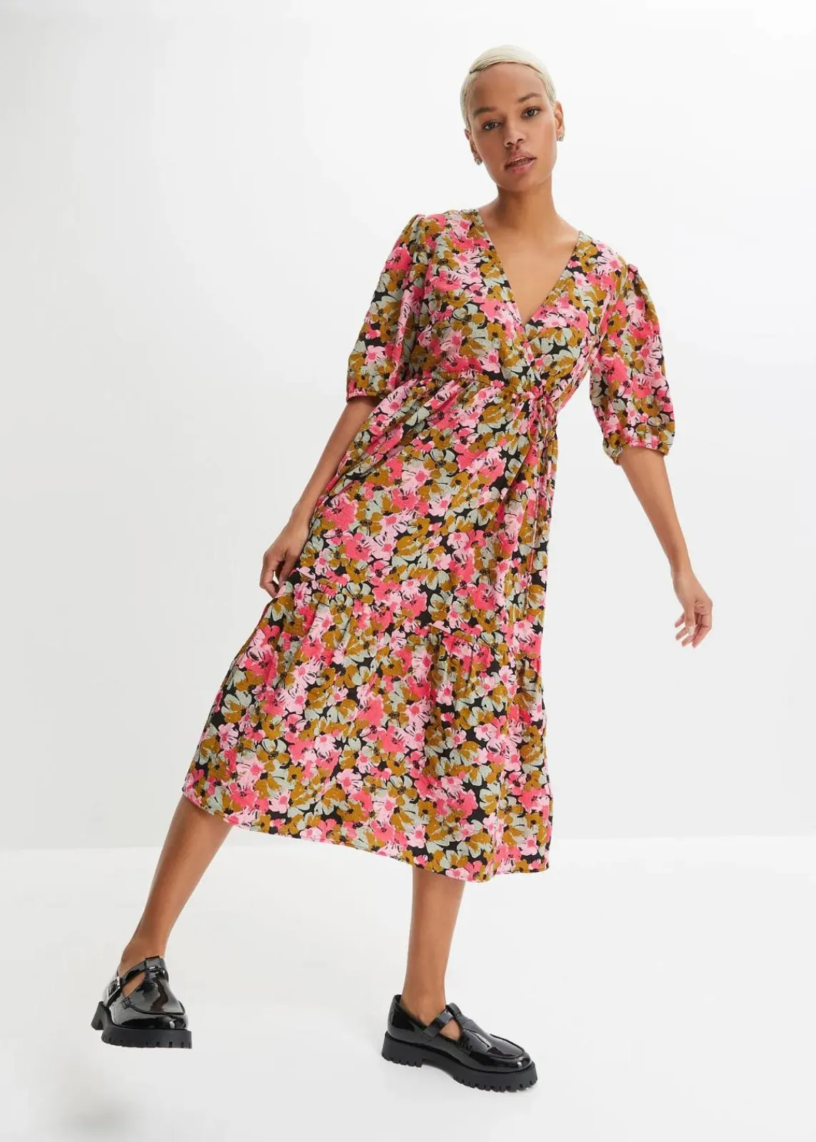bonprix Bekleidung·Pullover & Strickjacken|Kleider^Midikleid aus Viskose-Mix mistelgrün/hibiskuspink geblümt