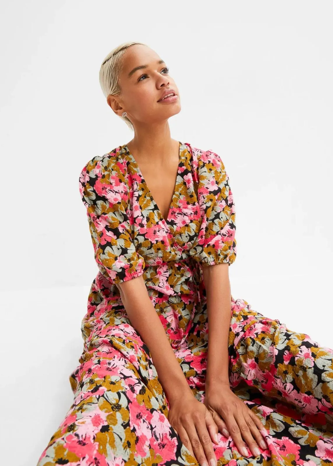 bonprix Bekleidung·Pullover & Strickjacken|Kleider^Midikleid aus Viskose-Mix mistelgrün/hibiskuspink geblümt