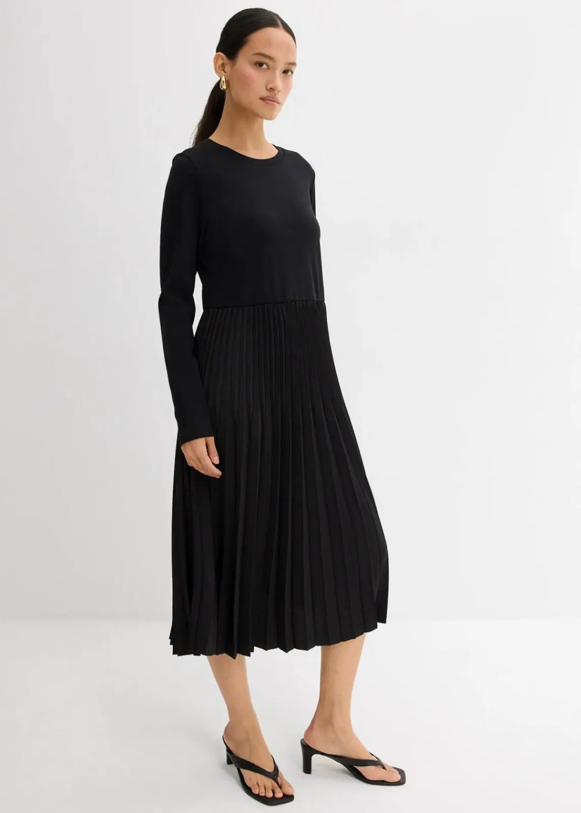 bonprix Bekleidung·Pullover & Strickjacken|Kleider^Midikleid aus Viskose-Mix schwarz