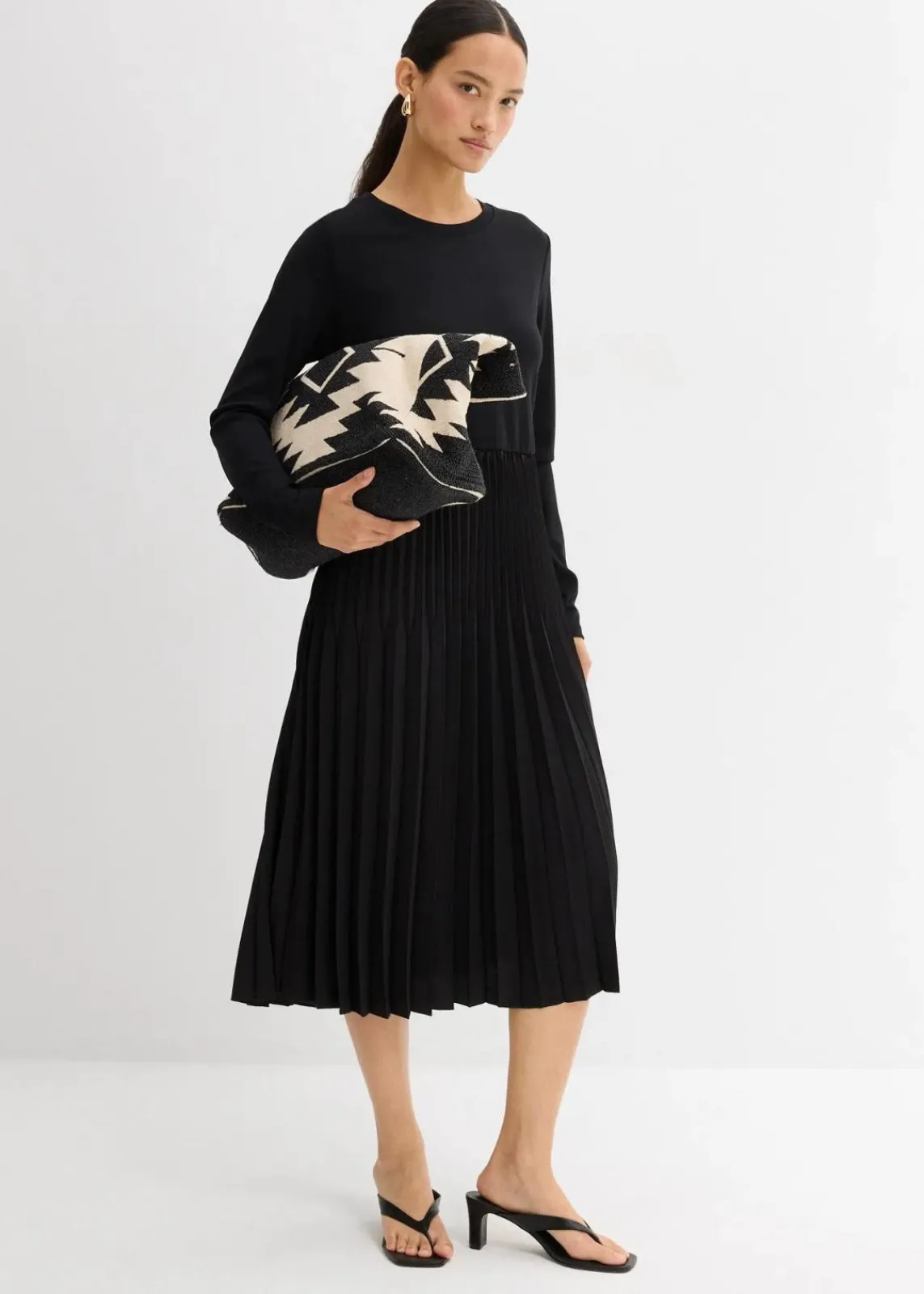 bonprix Bekleidung·Pullover & Strickjacken|Kleider^Midikleid aus Viskose-Mix schwarz