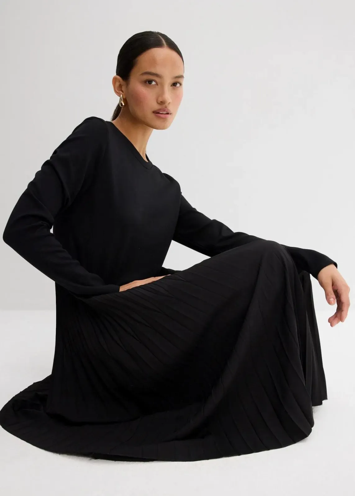 bonprix Bekleidung·Pullover & Strickjacken|Kleider^Midikleid aus Viskose-Mix schwarz