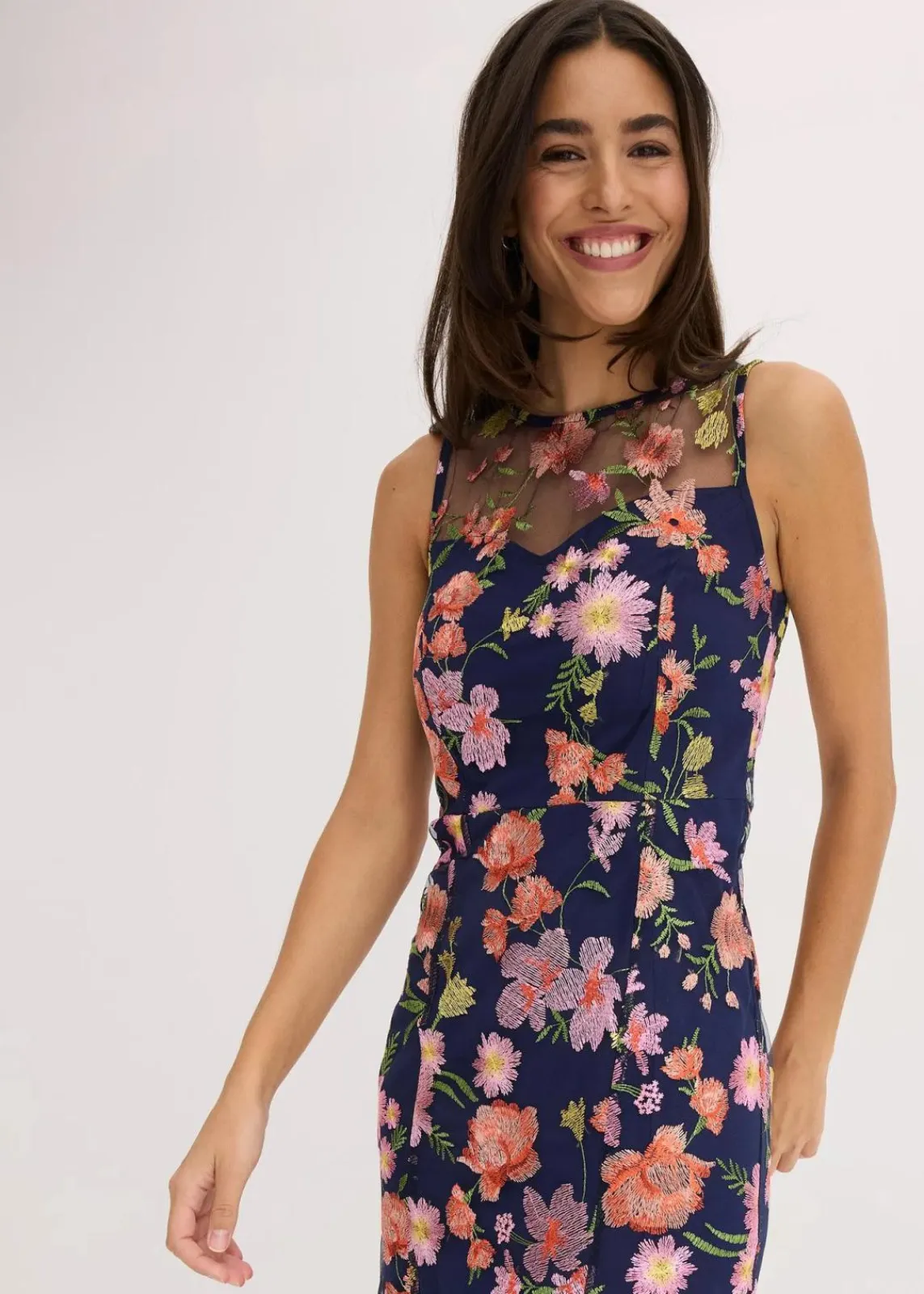 bonprix Bekleidung·Pullover & Strickjacken|Festliche Mode^Midikleid mit floraler Stickerei dunkelblau geblümt