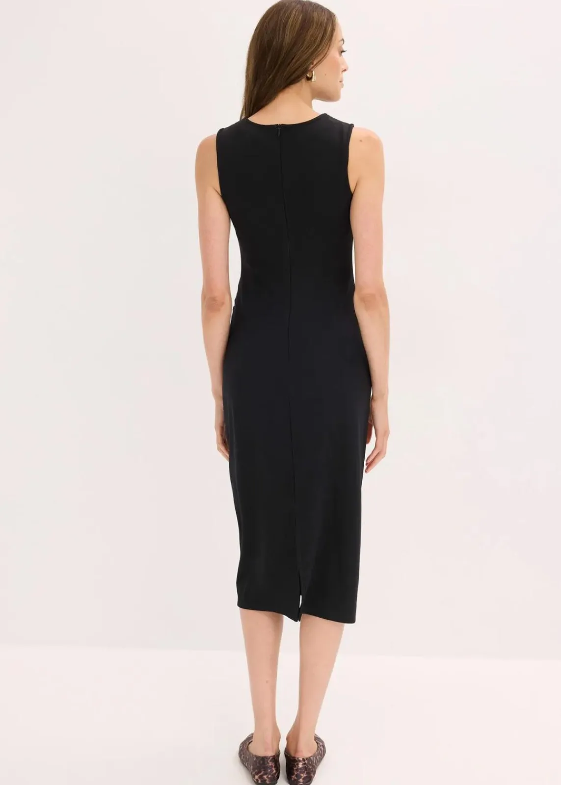 bonprix Nachhaltigere Materialien|Kleider^Midikleid mit Nieten schwarz