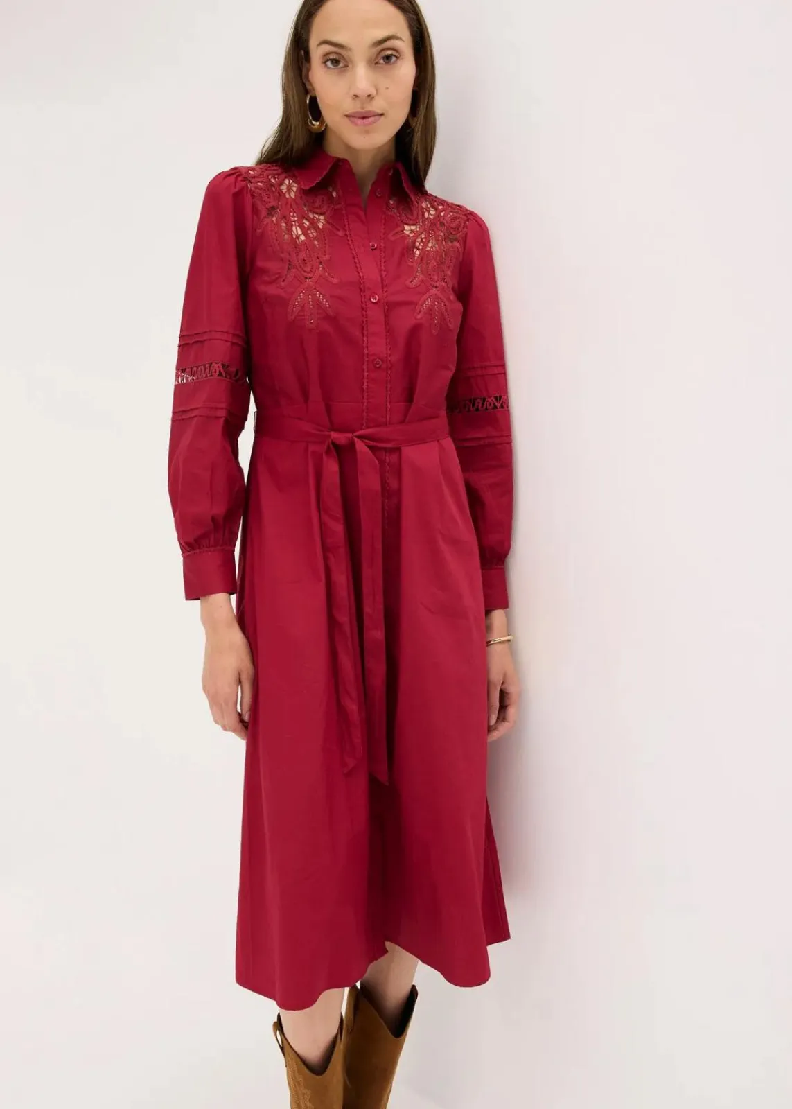 bonprix Kleider^Midikleid mit Spitzeneinsatz aus Baumwolle pflaumenrot