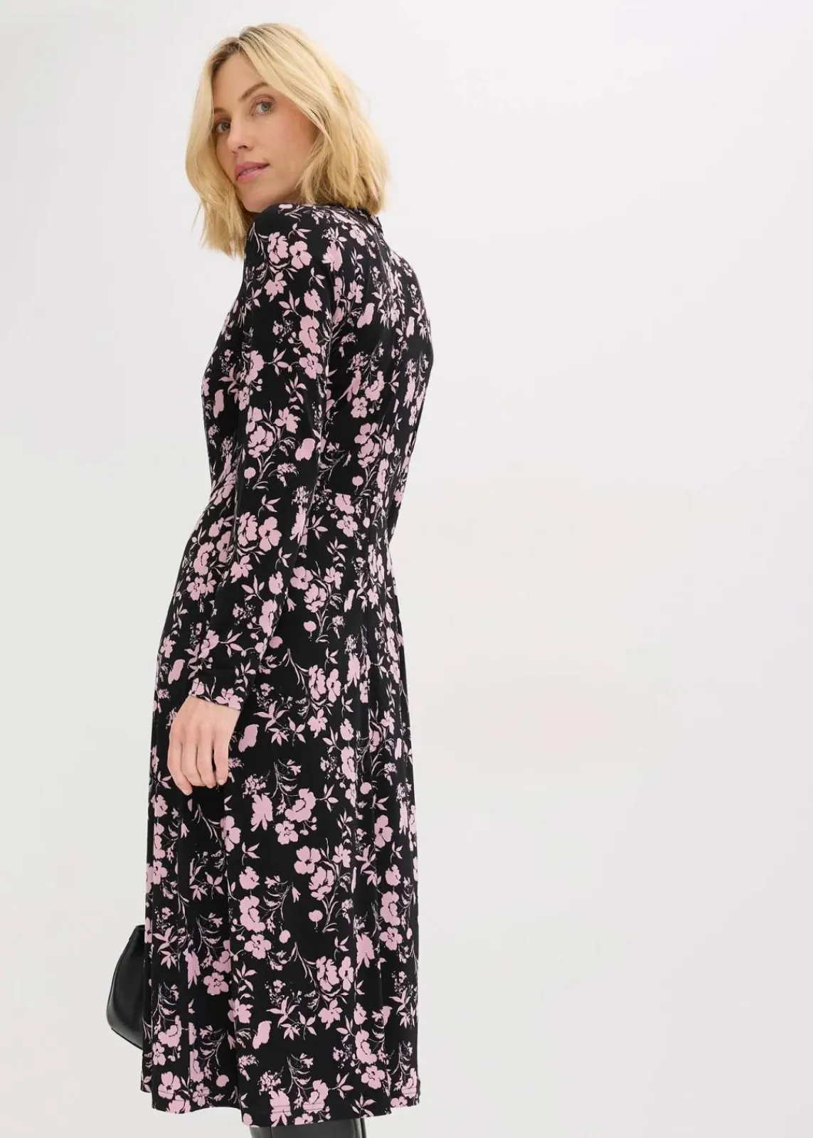 bonprix Bekleidung·Pullover & Strickjacken|Kleider^Midikleid mit Stehkragen schwarz/altrosa geblümt