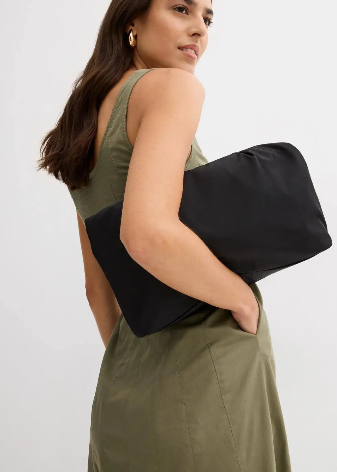 bonprix Bekleidung·Pullover & Strickjacken|Kleider^Midikleid mit vertikalen Nähten oliv