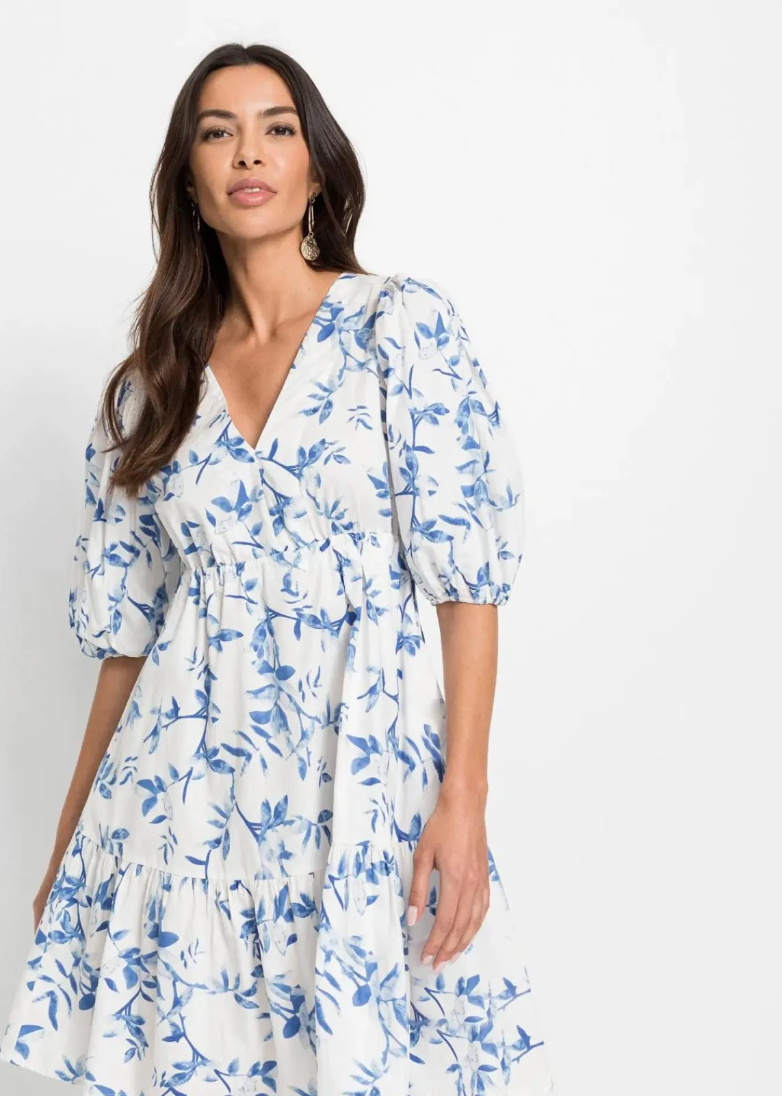 bonprix Bekleidung·Pullover & Strickjacken|Kleider^Minikleid weiss / hellblau floral