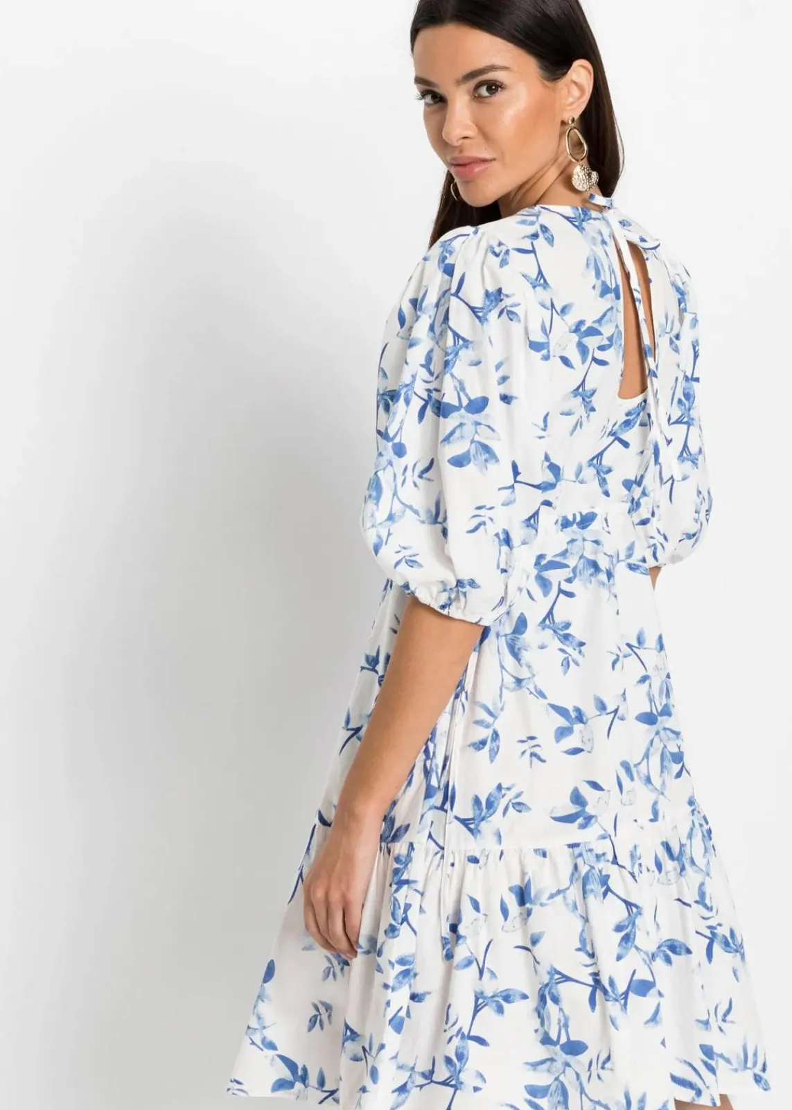 bonprix Bekleidung·Pullover & Strickjacken|Kleider^Minikleid weiss / hellblau floral