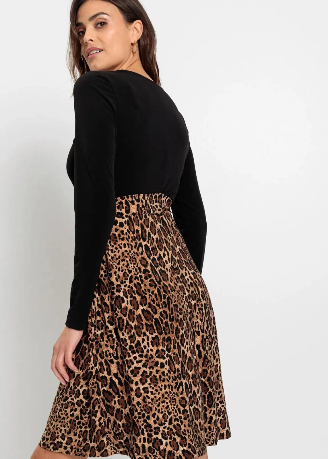 bonprix Kleider|Bekleidung·Pullover & Strickjacken^Minikleid schwarz/braun leo bedruckt