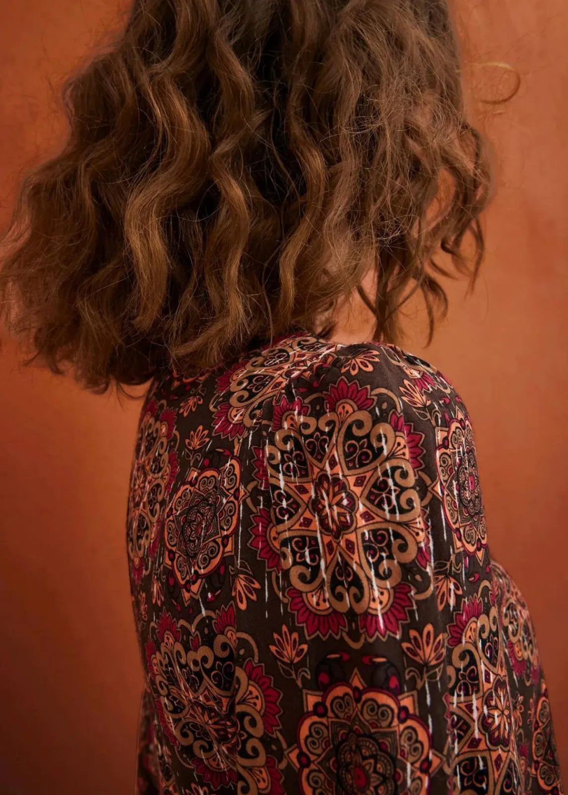 bonprix Kleider|Bekleidung·Pullover & Strickjacken^Minikleid dunkelbraun/mokkabraun bedruckt