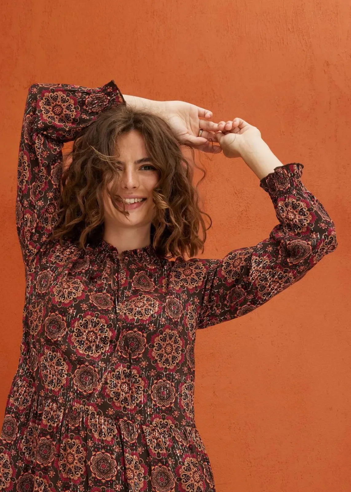 bonprix Kleider|Bekleidung·Pullover & Strickjacken^Minikleid dunkelbraun/mokkabraun bedruckt