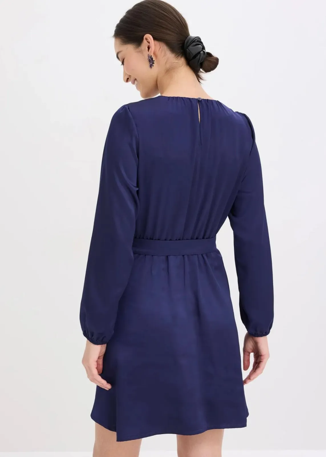 bonprix Nachhaltigere Materialien|Kleider^Minikleid dunkelblau
