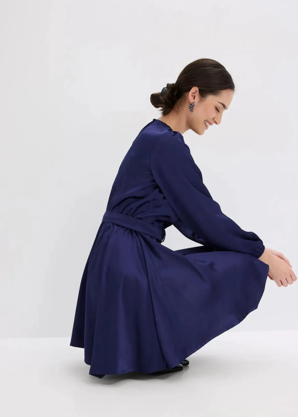 bonprix Nachhaltigere Materialien|Kleider^Minikleid dunkelblau