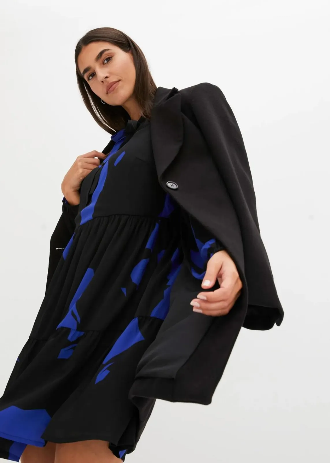 bonprix Nachhaltigere Materialien|Kleider^Minikleid schwarz/saphirblau bedruckt