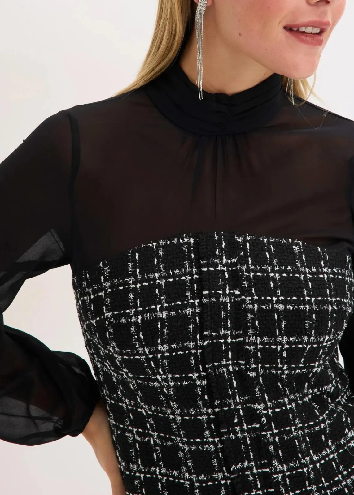 bonprix Bekleidung·Pullover & Strickjacken^Minikleid aus Bouclé mit Chiffon Ärmeln schwarz/weiß kariert