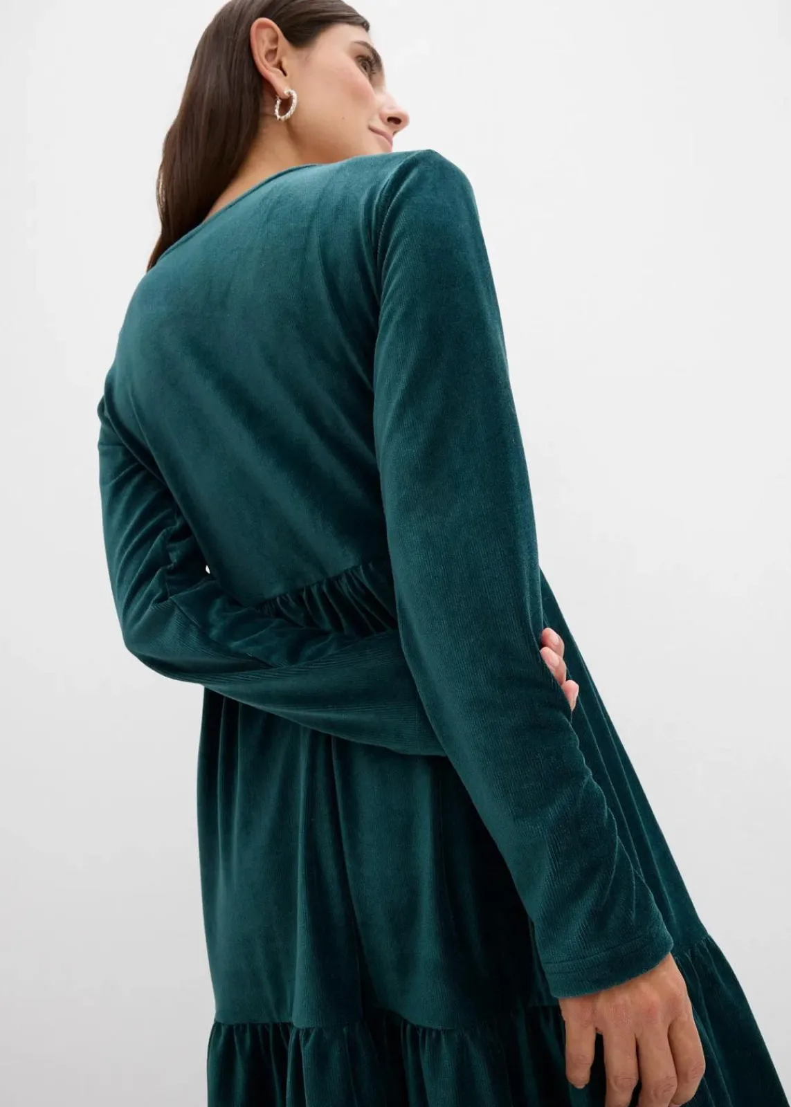 bonprix Kleider|Bekleidung·Pullover & Strickjacken^Minikleid aus elastischen Samt tiefgrün