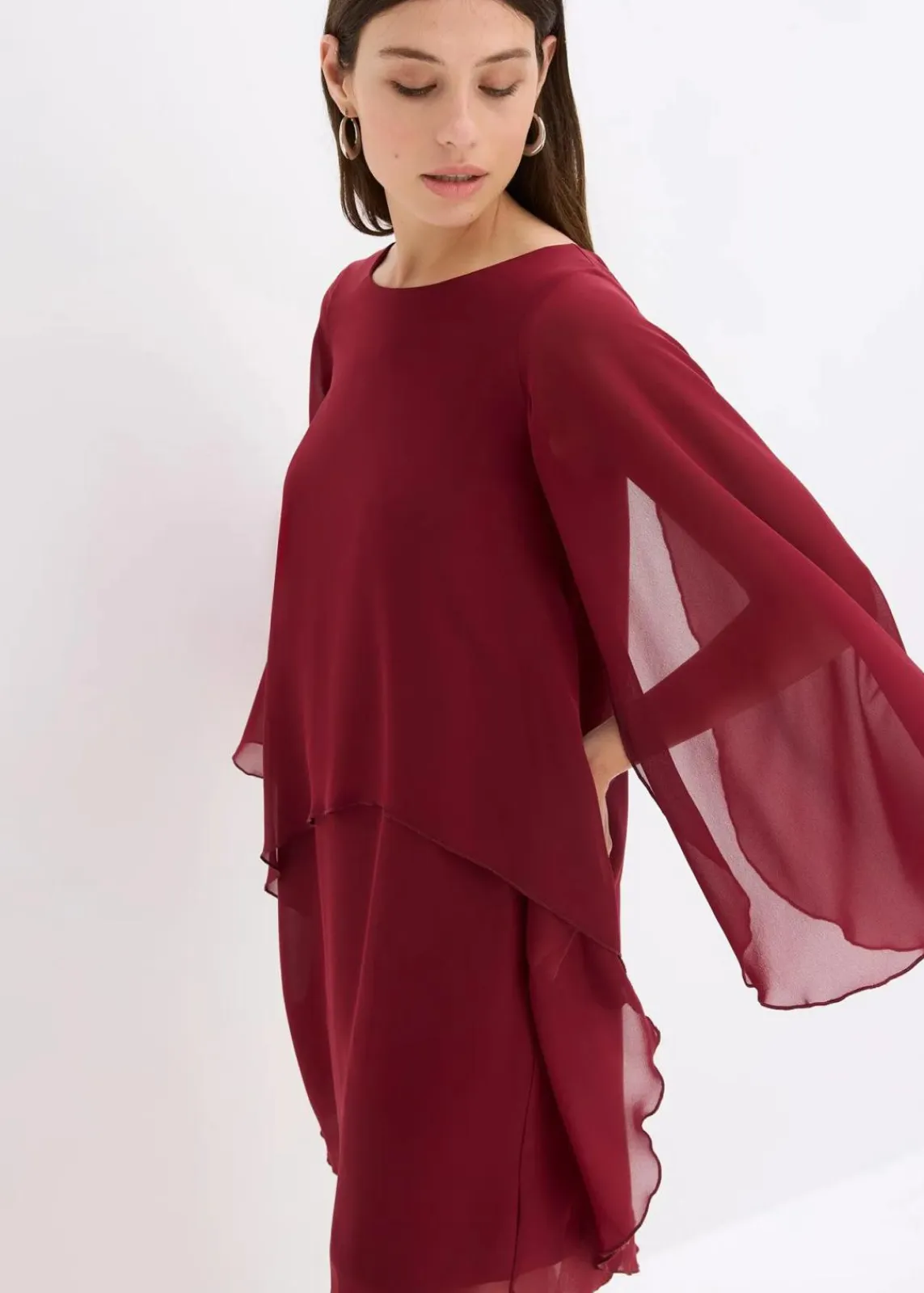 bonprix Bekleidung·Pullover & Strickjacken|Festliche Mode^Minikleid aus feinem Chiffon rubinrot