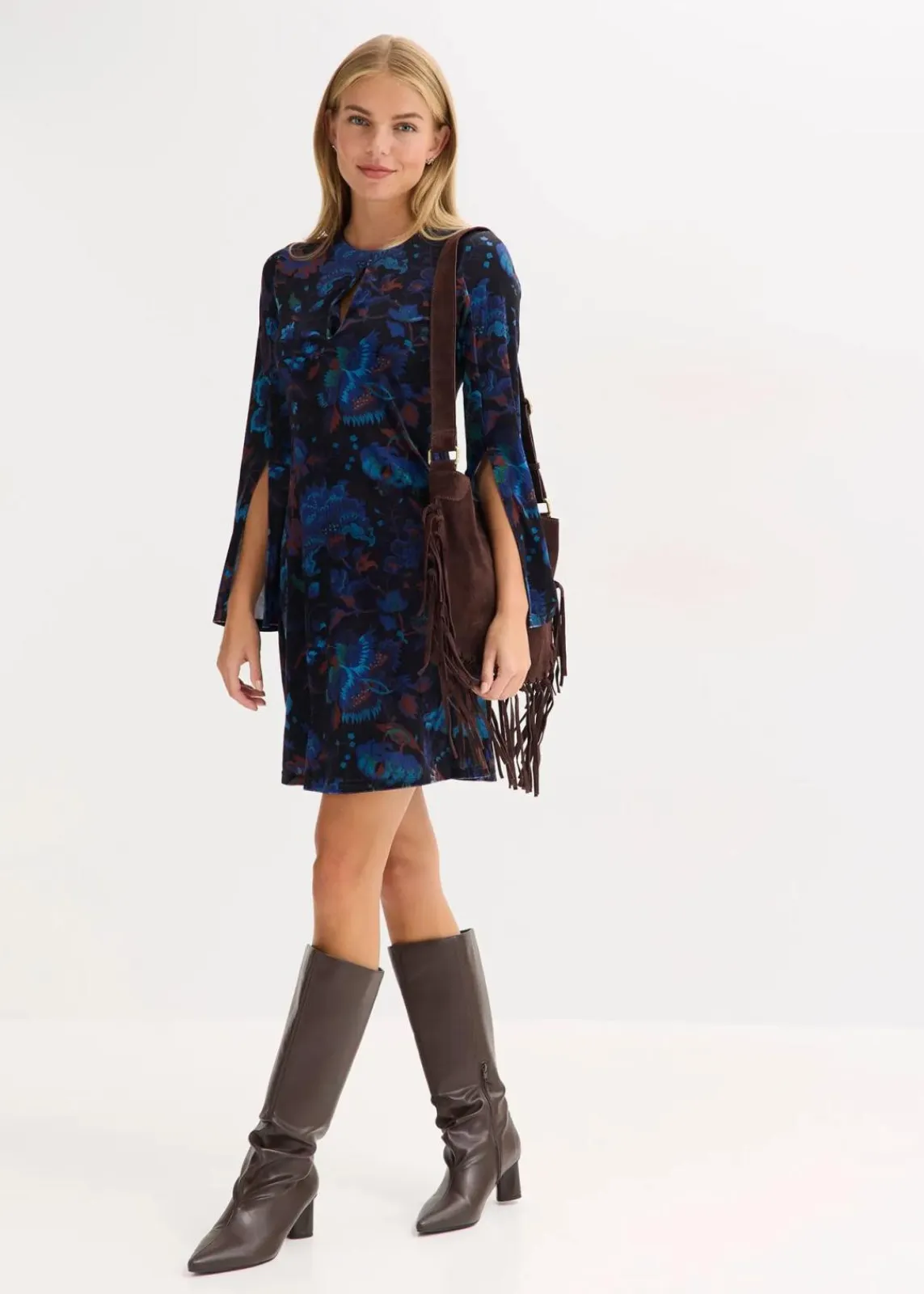 bonprix Bekleidung·Pullover & Strickjacken^Minikleid aus fließendem Samt schwarz