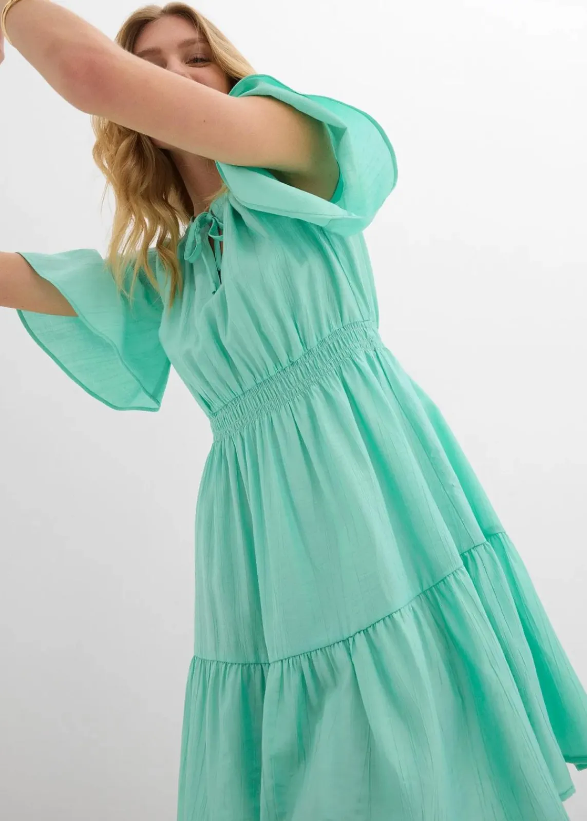 bonprix Bekleidung·Pullover & Strickjacken|Kleider^Minikleid aus fließendem Viskose-Mix mentholblau