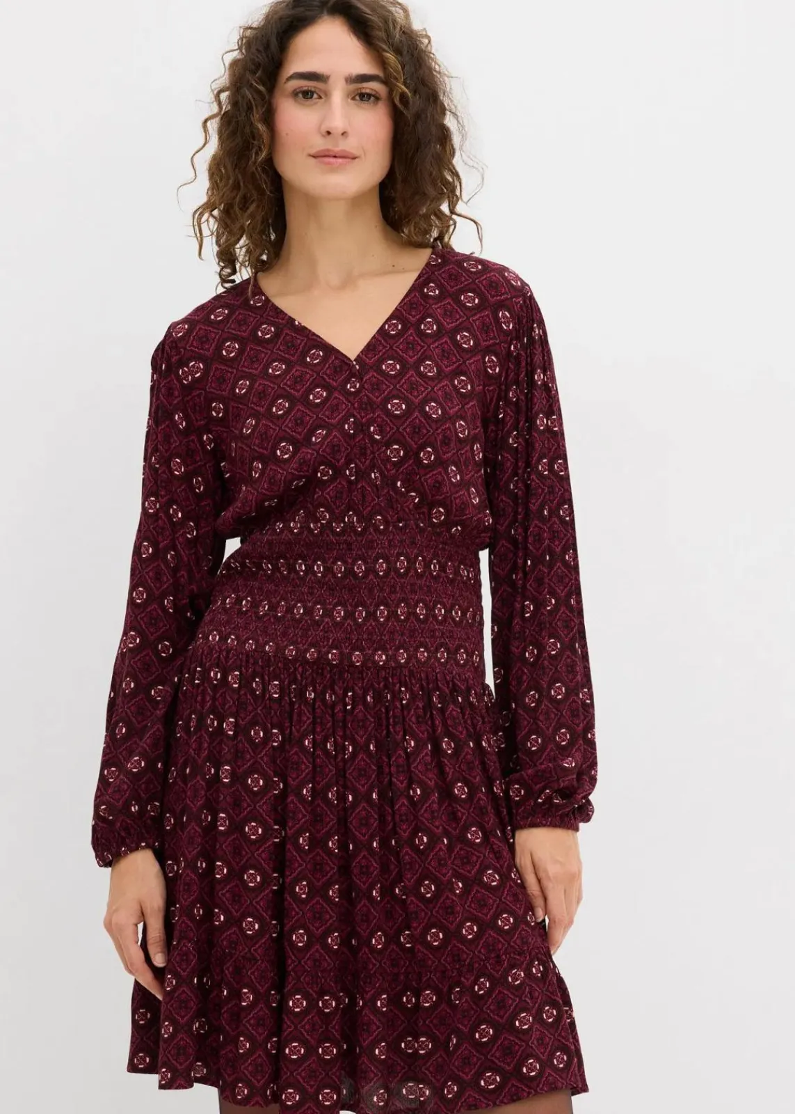 bonprix Kleider|Nachhaltigere Materialien^Minikleid aus fließender Viskose weinrot