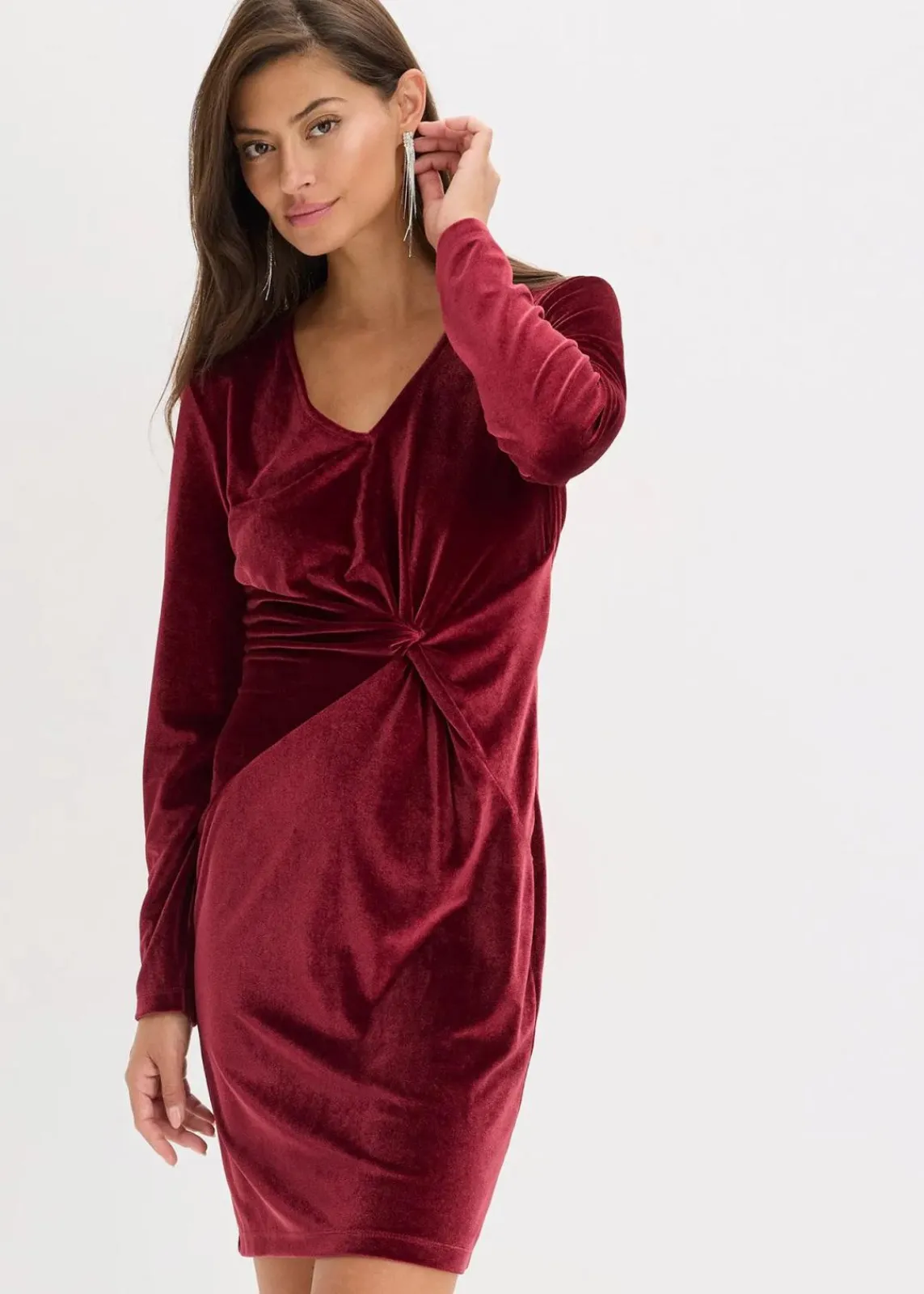 bonprix Bekleidung·Pullover & Strickjacken|Festliche Mode^Minikleid aus glänzendem Samt rubinrot