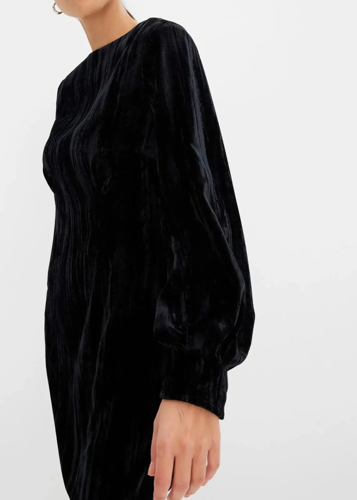 bonprix Bekleidung·Pullover & Strickjacken|Kleider^Minikleid aus Samt schwarz