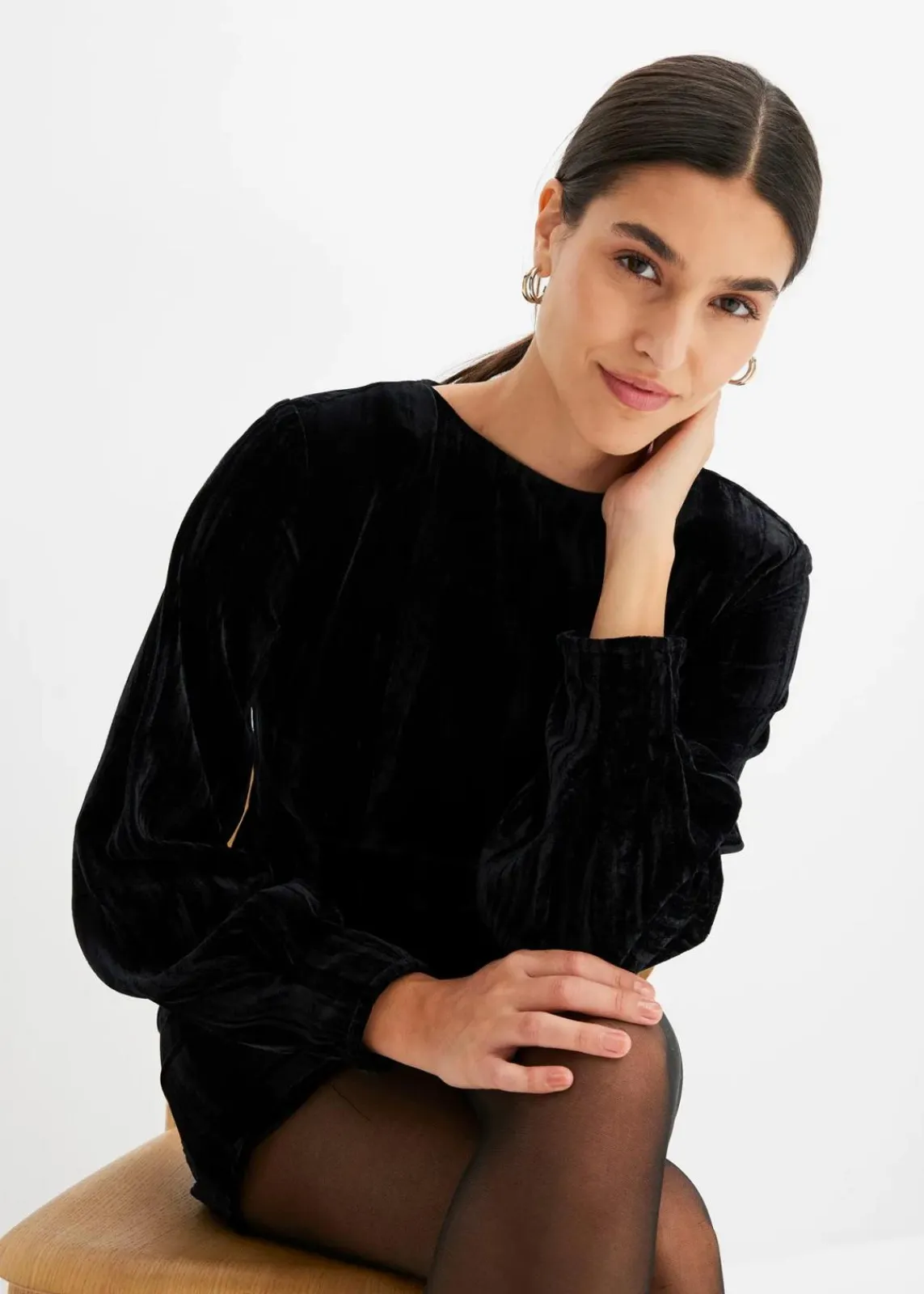 bonprix Bekleidung·Pullover & Strickjacken|Kleider^Minikleid aus Samt schwarz