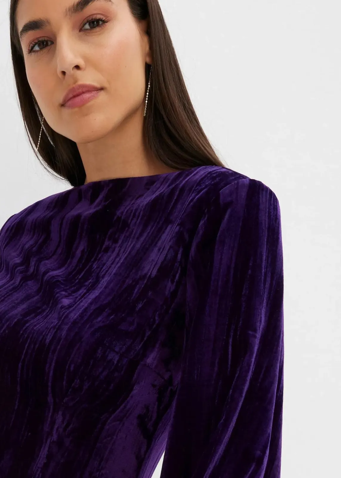 bonprix Nachhaltigere Materialien|Kleider^Minikleid aus Samt dunkellila