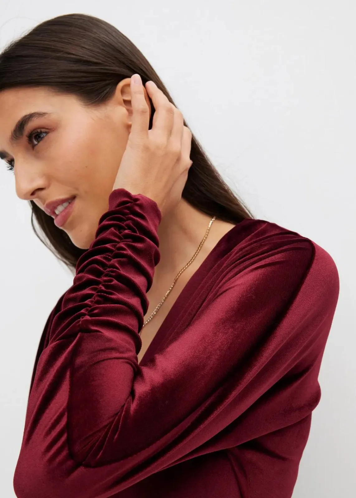 bonprix Bekleidung·Pullover & Strickjacken|Kleider^Minikleid aus softem Samt ahornrot