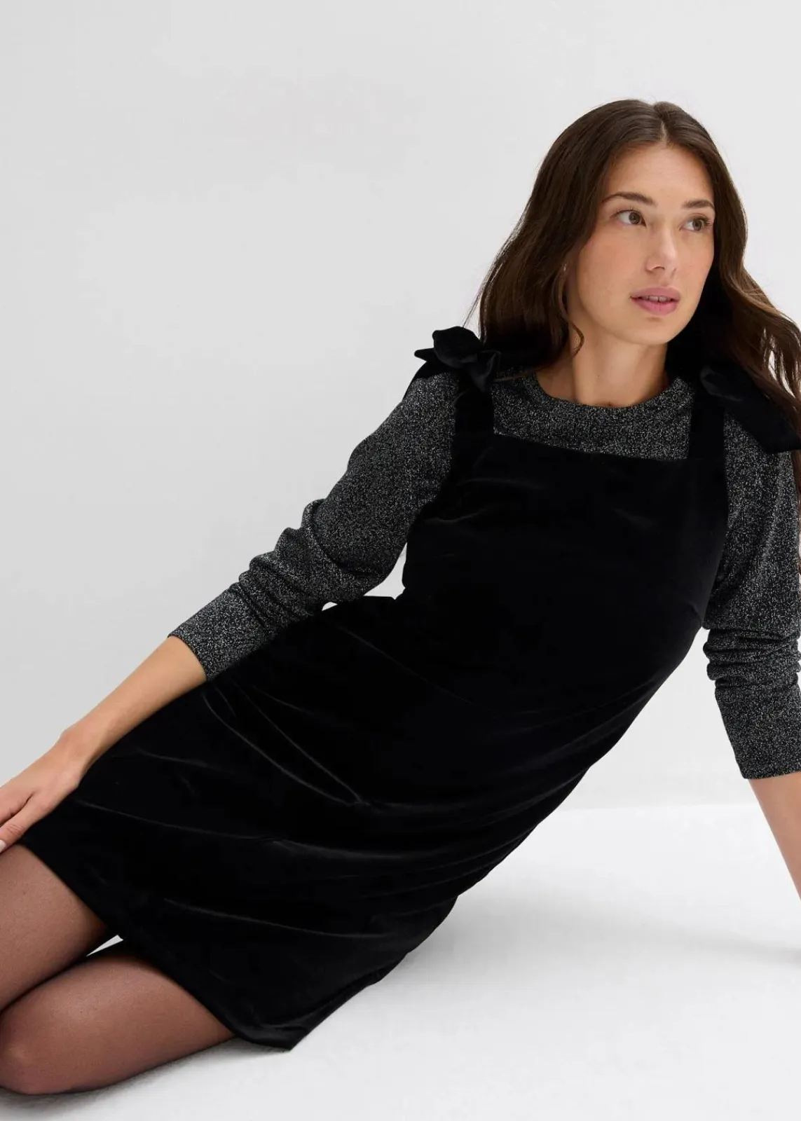 bonprix Kleider^Minikleid aus softem Samt schwarz