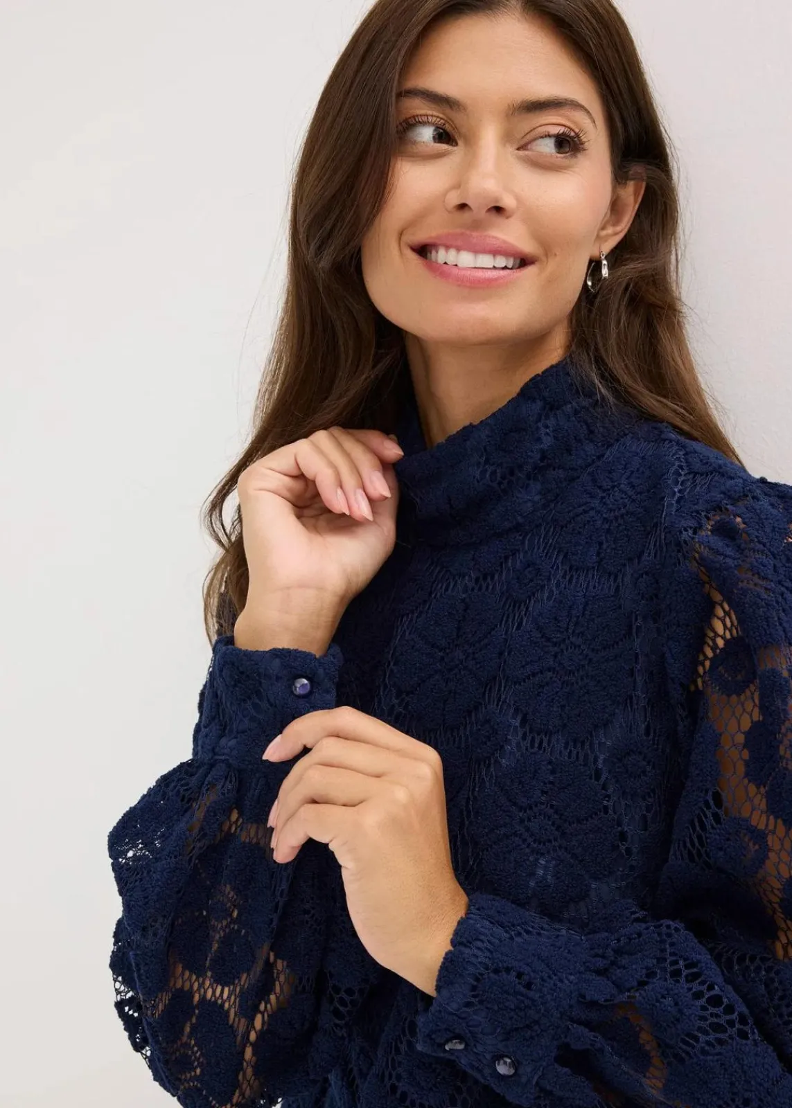 bonprix Kleider|Bekleidung·Pullover & Strickjacken^Minikleid aus Spitze dunkelblau