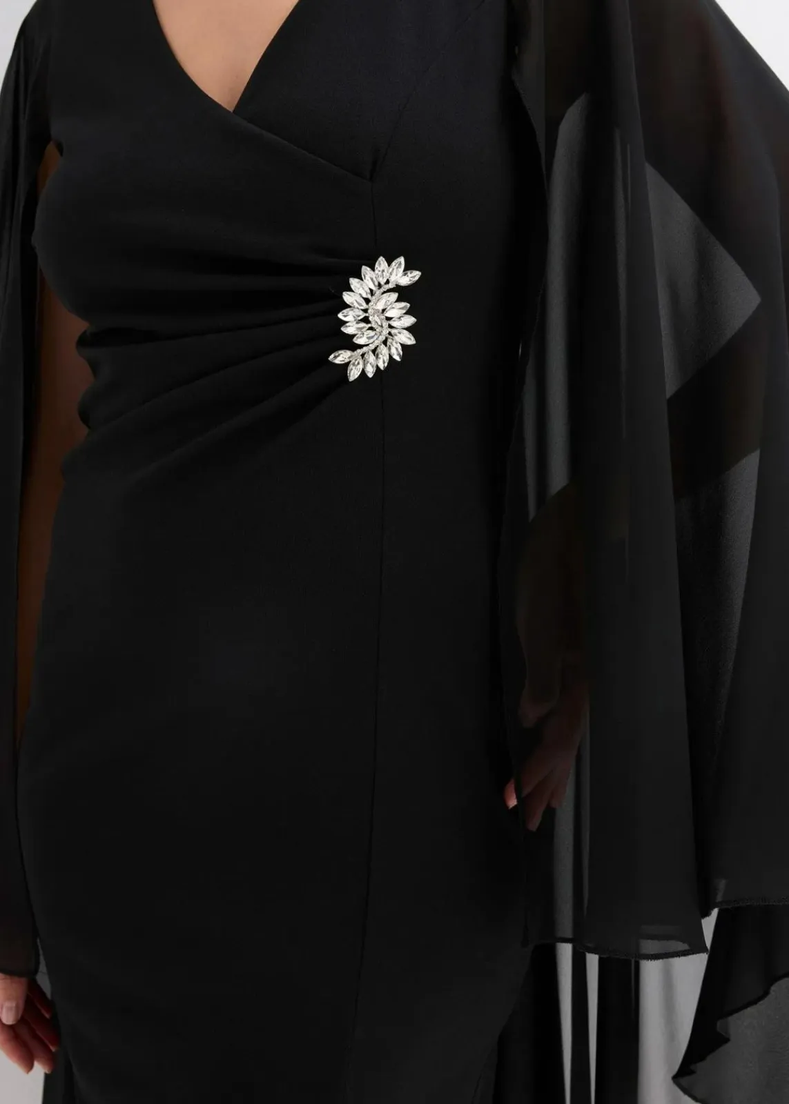bonprix Bekleidung·Pullover & Strickjacken|Festliche Mode^Minikleid mit Cape aus feinem Chiffon schwarz