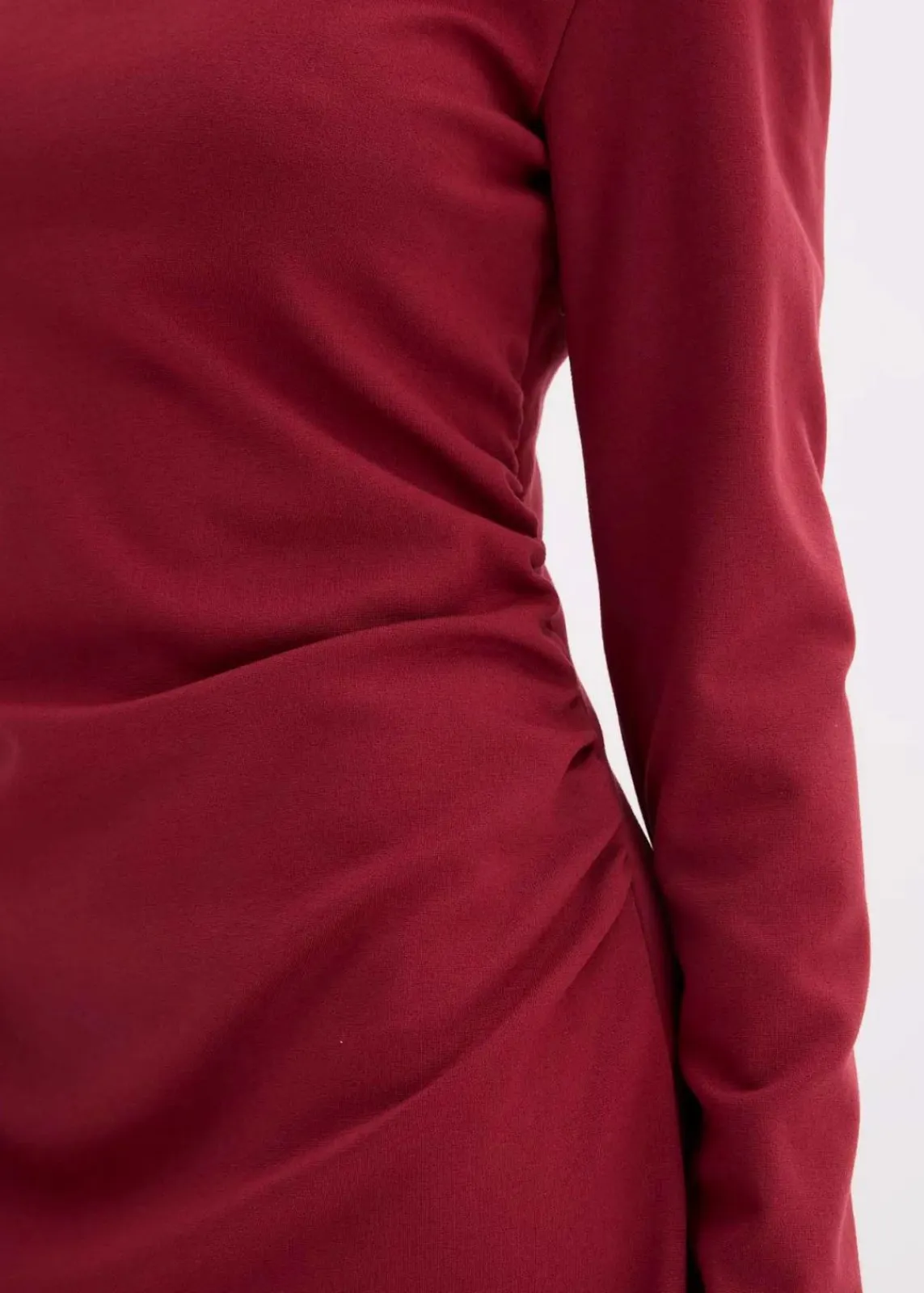 bonprix Kleider|Bekleidung·Pullover & Strickjacken^Minikleid mit Cut-Outs pflaumenrot