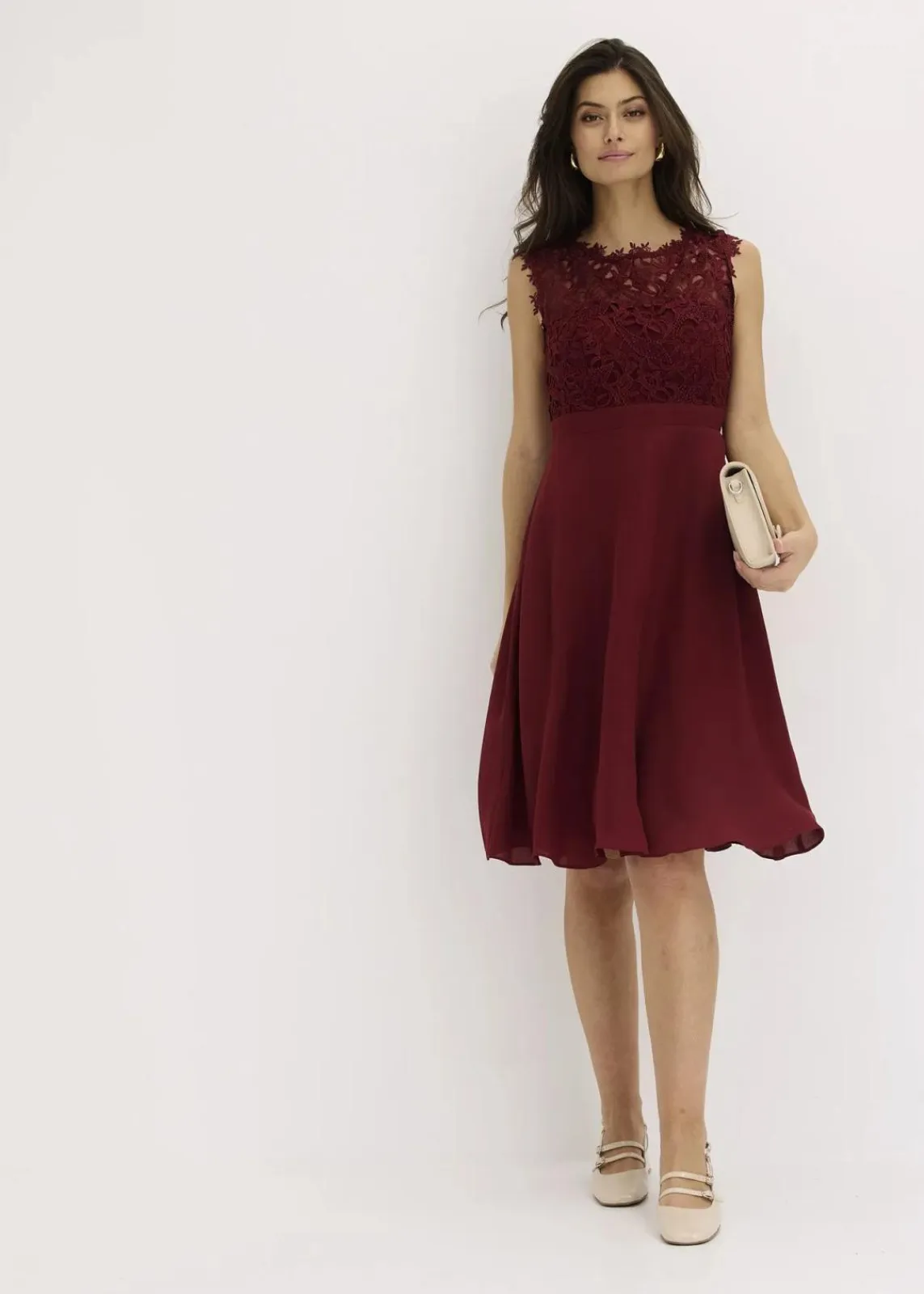 bonprix Kleider|Festliche Mode^Minikleid mit Spitze rubinrot