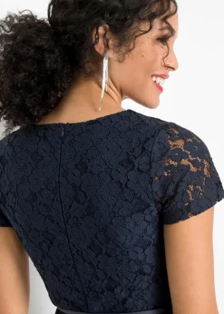 bonprix Festliche Mode|Kleider^Minikleid mit Spitze und Gürtel dunkelblau