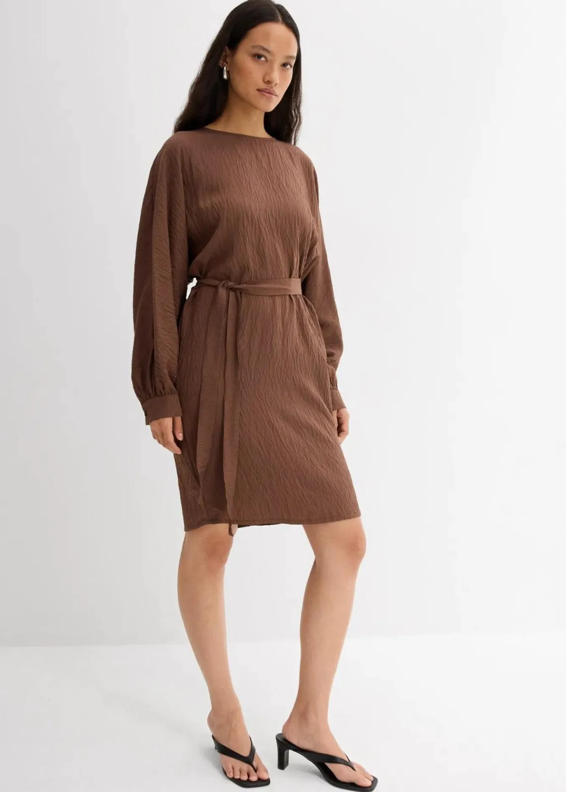 bonprix Kleider|Bekleidung·Pullover & Strickjacken^Minikleid mit Struktur aus Viskose-Mix braun