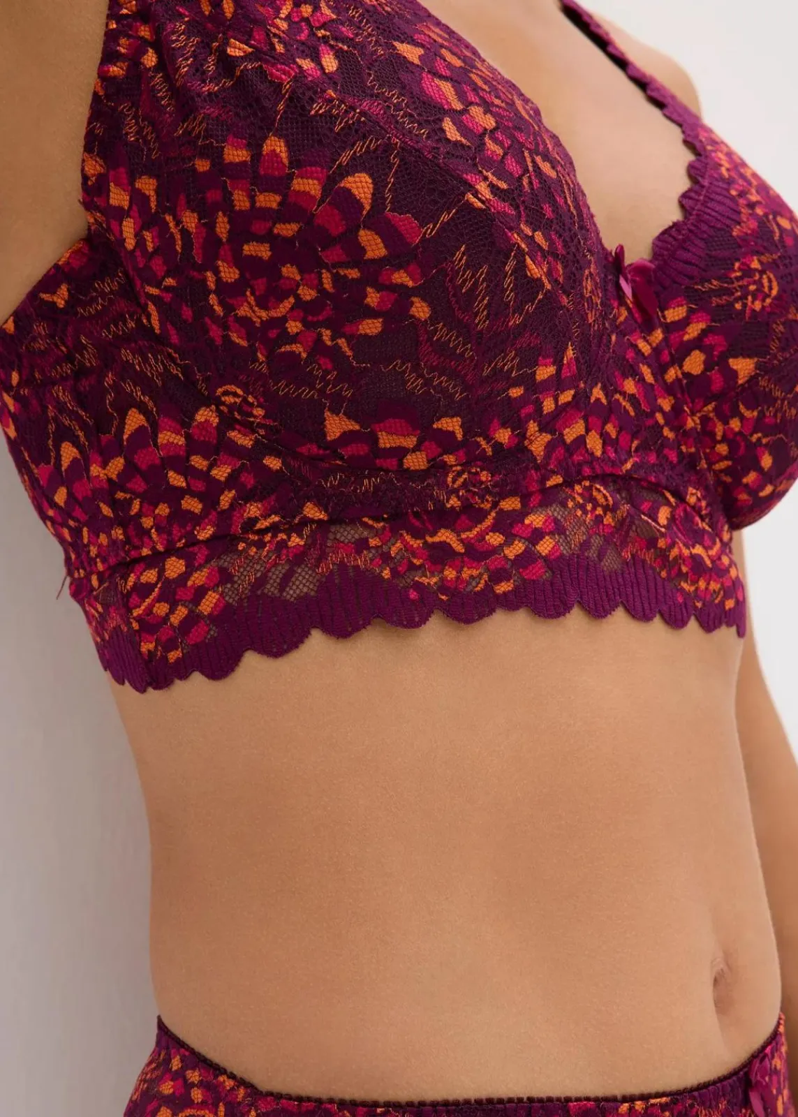 bonprix Dessous|Bhs^Minimizer-BH aus zarter Spitze beere/pink/orange