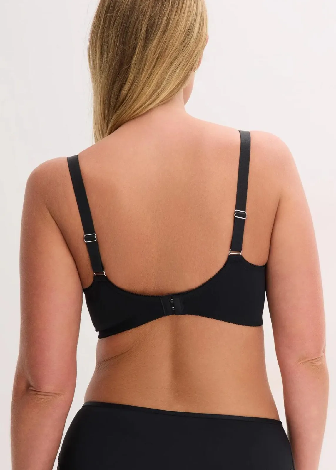 bonprix Wäsche·Dessous|Wäsche·Große Cups D-H^Minimizer-BH mit zarter Spitze schwarz/mattsilber