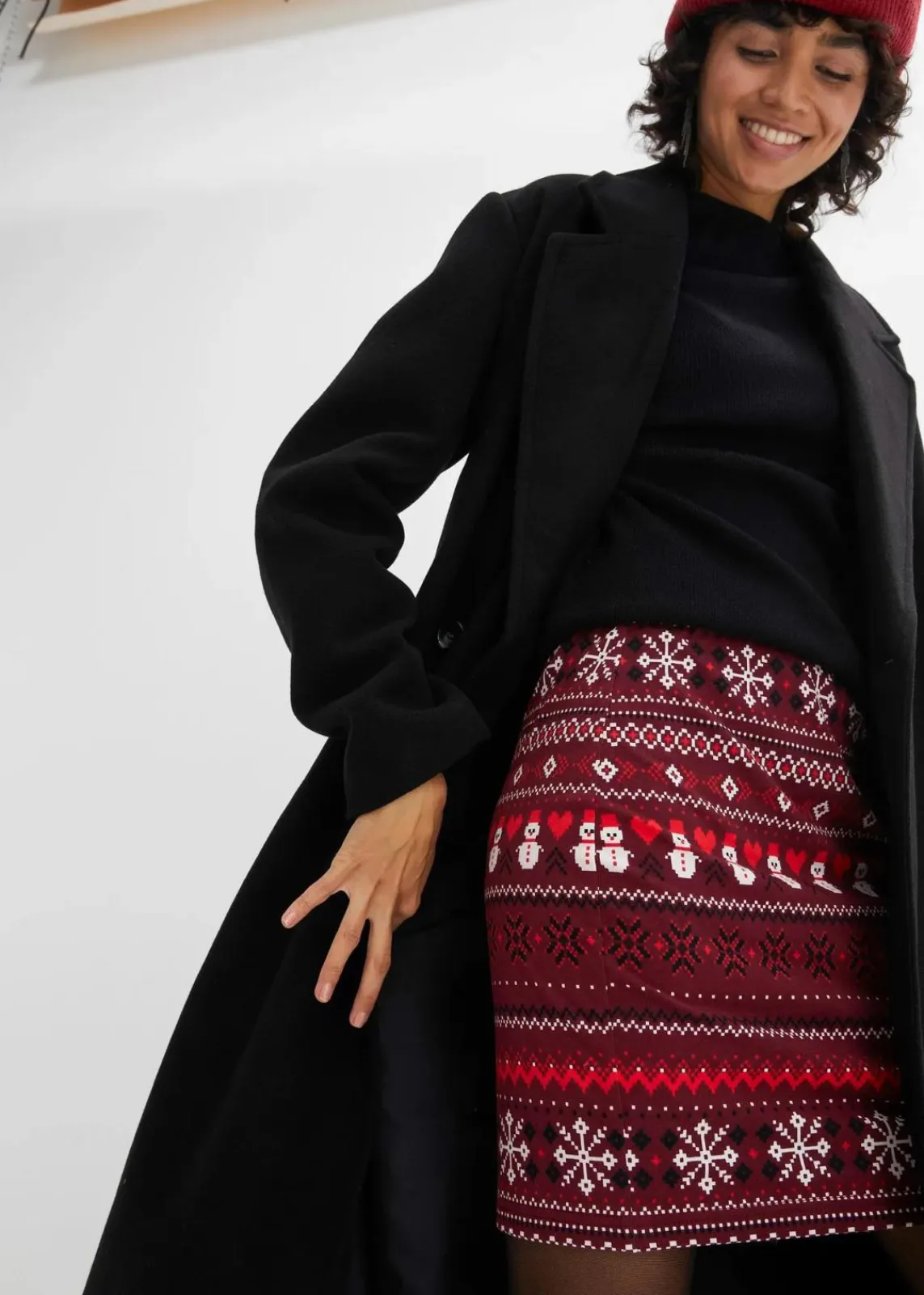 bonprix Bekleidung·Sportbekleidung|Nachhaltigere Materialien^Minirock mit Norwegermuster aus Baumwoll-Elasthan-Mix ahornrot/erdbeere/schwarz/wollweiß norwegermuster