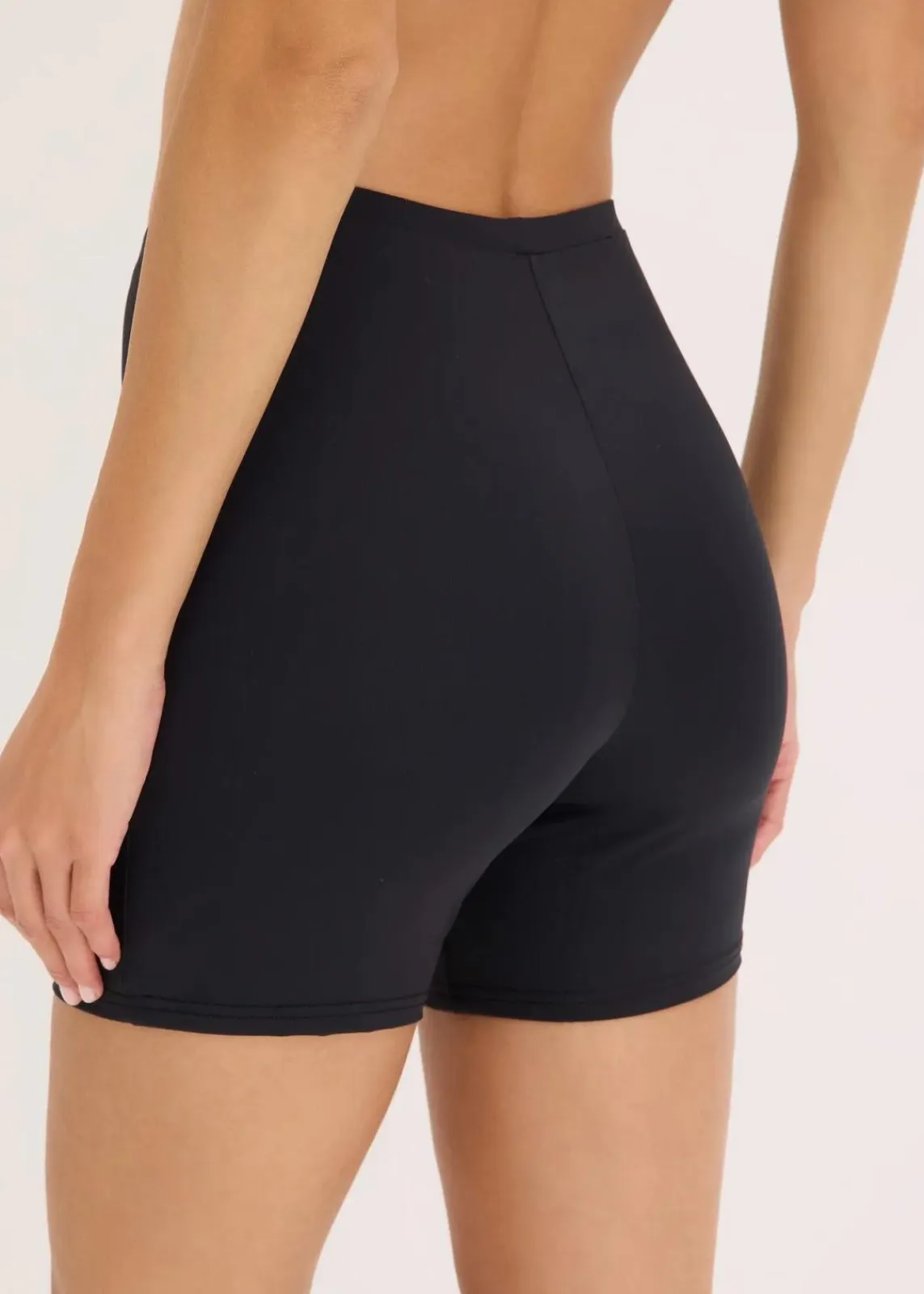 bonprix Wäsche·Höschen|Nachhaltigere Materialien^Mittellange Taillenboxer (4er Pack) weiß+schwarz