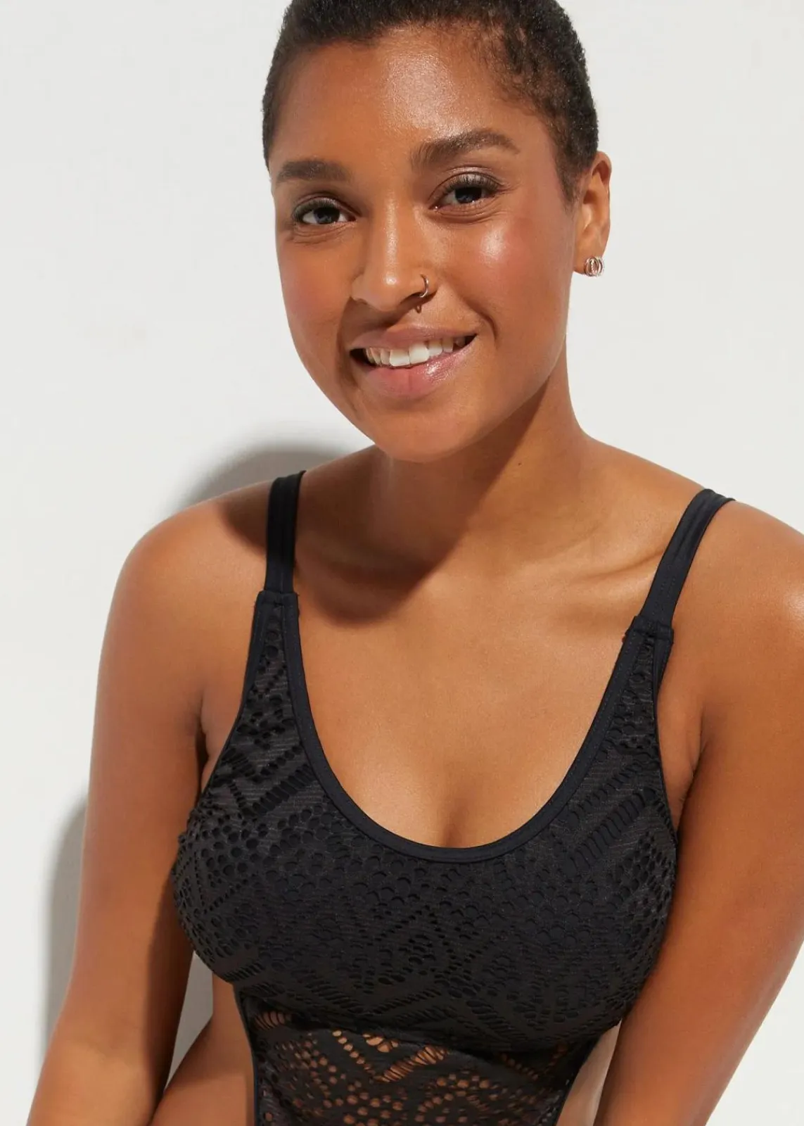 bonprix Badeanzüge^Monokini mit Spitze schwarz
